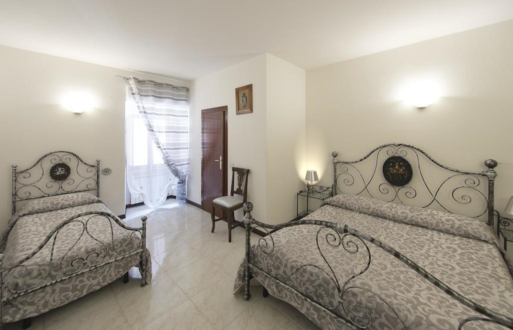Bed and Breakfast Residenza Di Via Piccardi Gubbio Pokoj fotografie