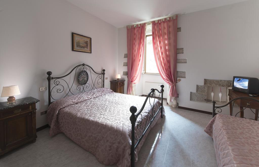 Bed and Breakfast Residenza Di Via Piccardi Gubbio Pokoj fotografie
